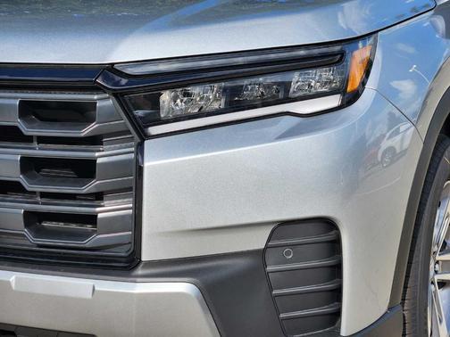 Solar Silver Metallic 2026 Honda Pilot EX-L