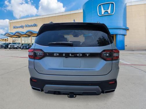 Solar Silver Metallic 2026 Honda Pilot EX-L