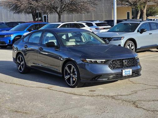 Meteorite Gray Metallic 2026 Honda Accord SE