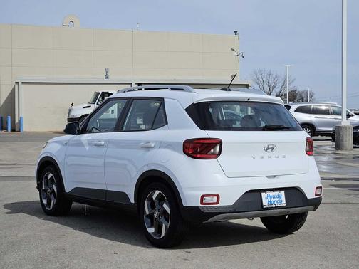 2023 Hyundai VENUE SEL