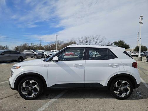 2023 Hyundai VENUE SEL