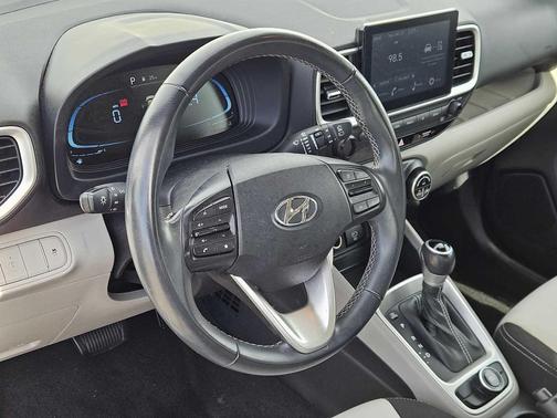 2023 Hyundai VENUE SEL