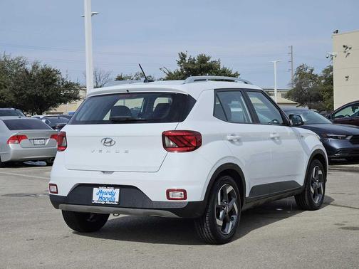 2023 Hyundai VENUE SEL