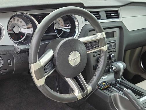 2011 Ford Mustang V6 Premium