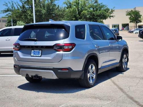 Lunar Silver Metallic 2023 Honda Pilot EX-L 8-Passenger