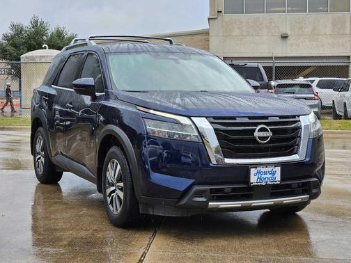 2024 Nissan Pathfinder SL