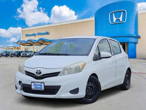 2013 Toyota Yaris LE