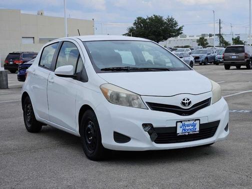2013 Toyota Yaris LE