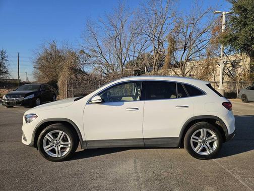 2021 Mercedes-Benz GLA 250 Base 4MATIC