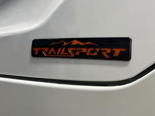 Platinum White Pearl 2026 Honda Pilot TrailSport