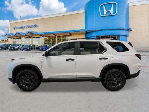 Platinum White Pearl 2026 Honda Pilot TrailSport
