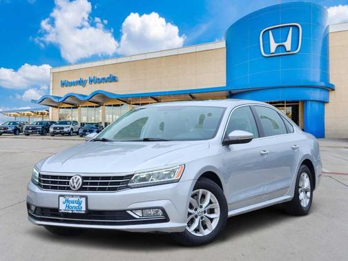 Reflex Silver Metallic 2016 Volkswagen Passat 1.8T SE
