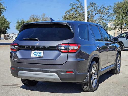 2023 Honda Pilot EX-L 8-Passenger