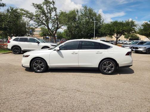 Platinum White Pearl 2023 Honda Accord EX