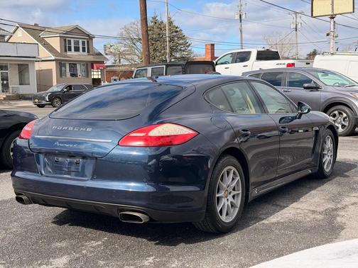 2011 Porsche Panamera 4