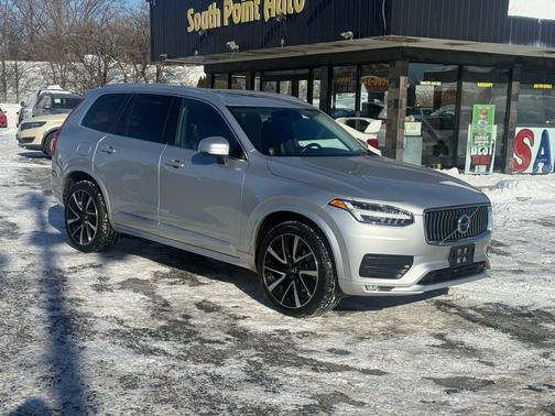2020 Volvo XC90 T6 Momentum