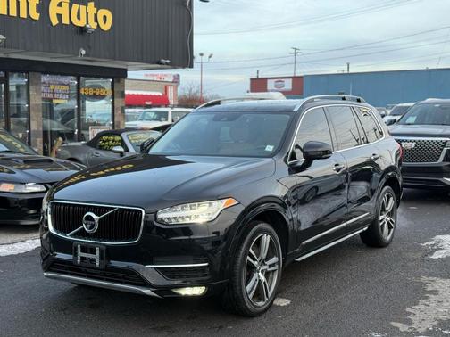2016 Volvo XC90 T6 Momentum