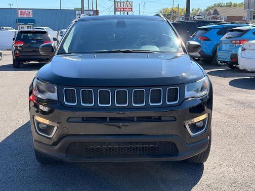 Diamond Black Crystal Pearlcoat 2020 Jeep Compass Limited