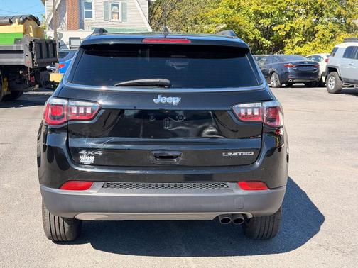 Diamond Black Crystal Pearlcoat 2020 Jeep Compass Limited