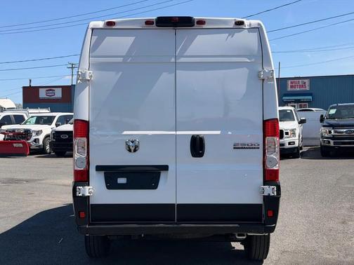 Bright White Clearcoat 2025 RAM ProMaster 2500 Tradesman