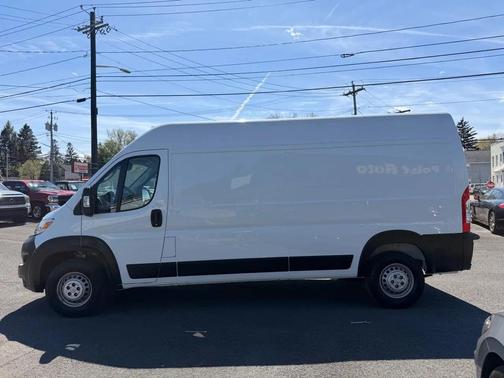 Bright White Clearcoat 2025 RAM ProMaster 2500 Tradesman