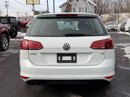 2016 Volkswagen Golf SportWagen TSI S 4-Door