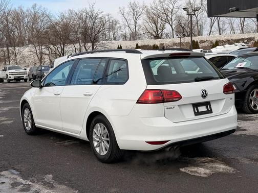 2016 Volkswagen Golf SportWagen TSI S 4-Door