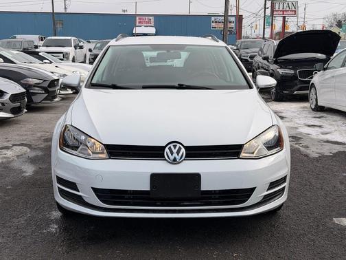 2016 Volkswagen Golf SportWagen TSI S 4-Door