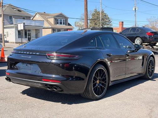 2018 Porsche Panamera 4S