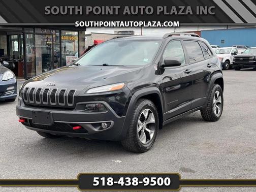 Brilliant Black Crystal Pearlcoat 2014 Jeep Cherokee Trailhawk