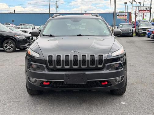 Brilliant Black Crystal Pearlcoat 2014 Jeep Cherokee Trailhawk