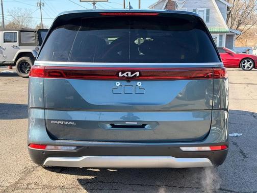 2024 Kia Carnival EX