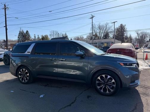 2024 Kia Carnival EX