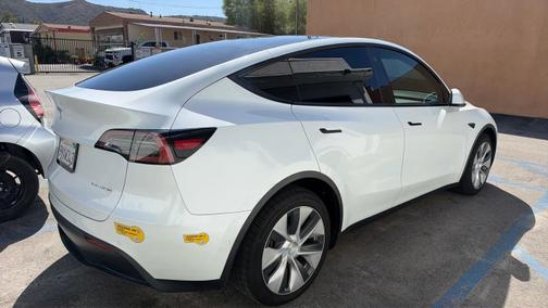 Pearl White Multi-Coat 2021 Tesla Model Y Long Range AWD