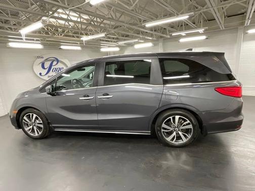 Modern Steel Metallic 2024 Honda Odyssey