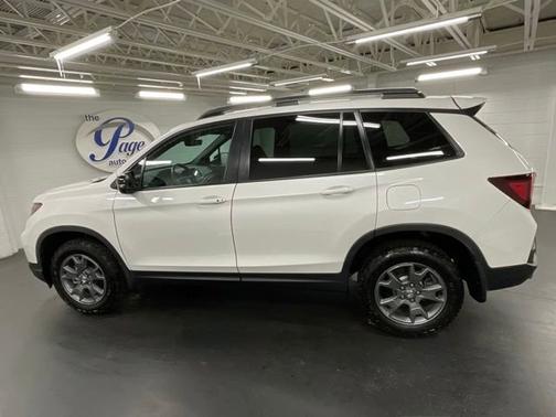 Platinum White Pearl 2025 Honda Passport