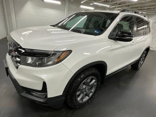 Platinum White Pearl 2025 Honda Passport