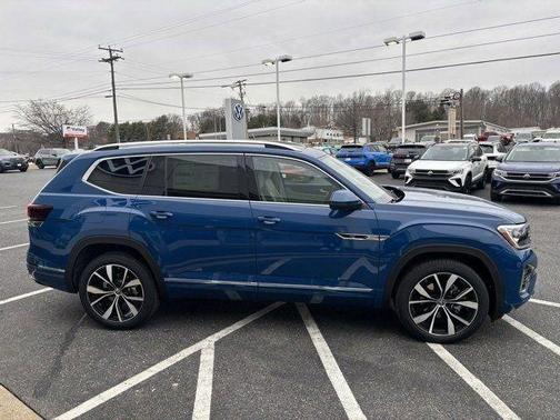 2025 Volkswagen Atlas 2.0T SEL Premium R-Line