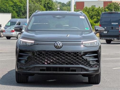 2025 Volkswagen Tiguan 2.0T SE R-Line Black