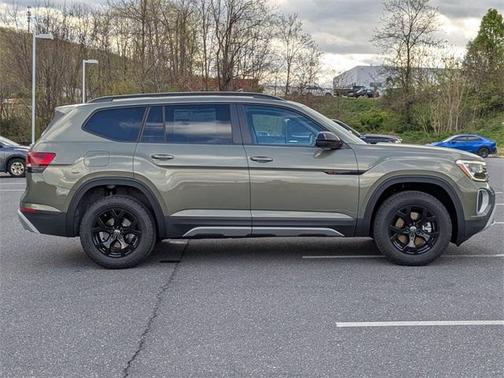 2025 Volkswagen Atlas 2.0T Peak Edition