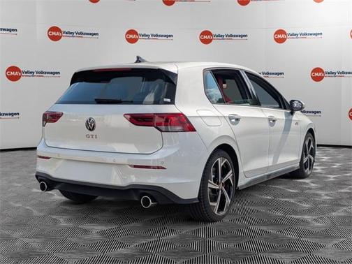 2025 Volkswagen Golf GTI 2.0T SE
