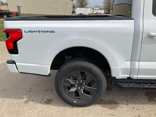 2025 Ford F-150 Lightning Flash