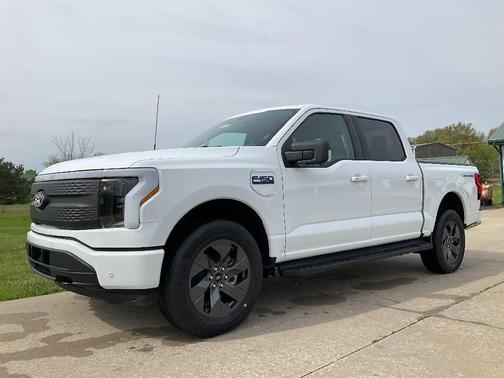 2025 Ford F-150 Lightning Flash