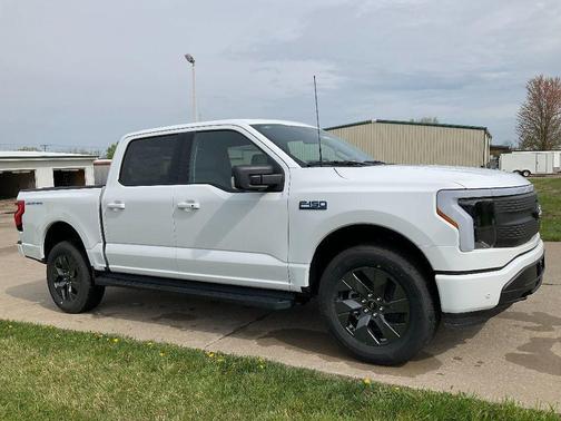 2025 Ford F-150 Lightning Flash