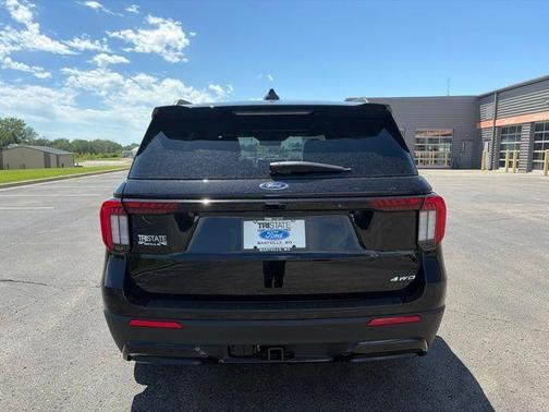 Agate Black Metallic 2026 Ford Explorer ST-Line