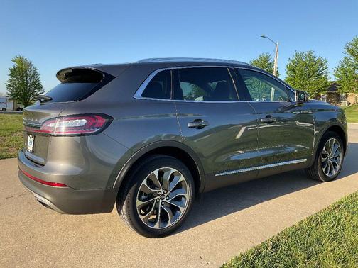 2022 Lincoln Nautilus Reserve
