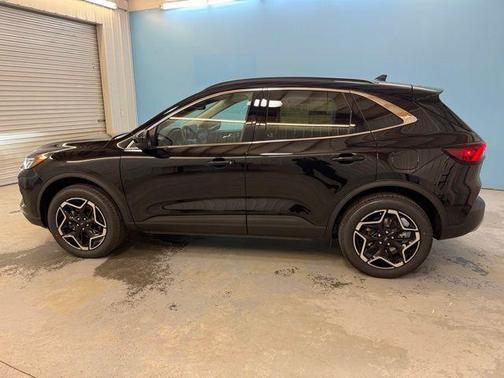 2026 Ford Escape Platinum