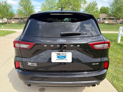 Black Metallic 2024 Ford Escape ST-Line