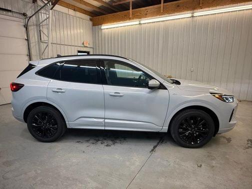 2026 Ford Escape ST-Line Elite