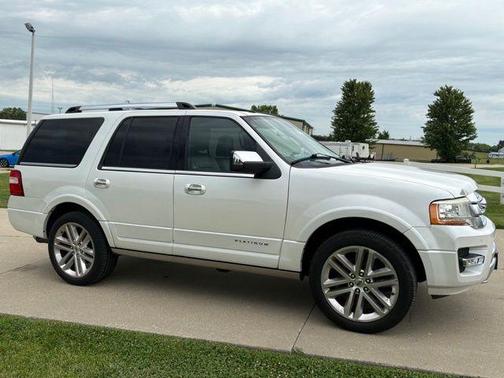 White Platinum Clearcoat Metallic 2017 Ford Expedition Platinum